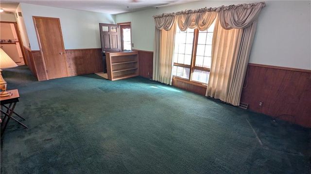 500 N 4th Street, Hiawatha, KS 66434