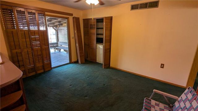 500 N 4th Street, Hiawatha, KS 66434