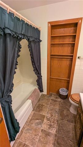 500 N 4th Street, Hiawatha, KS 66434