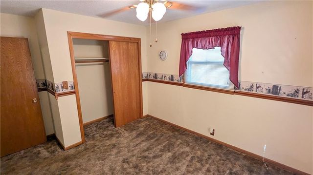 500 N 4th Street, Hiawatha, KS 66434