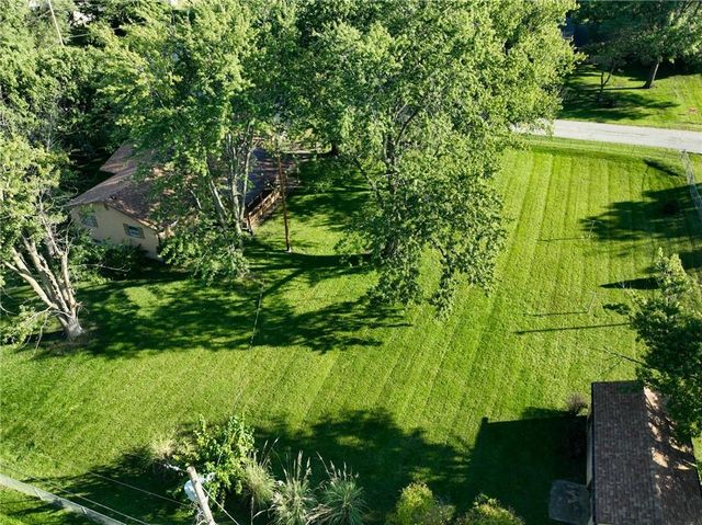 500 N 4th Street, Hiawatha, KS 66434