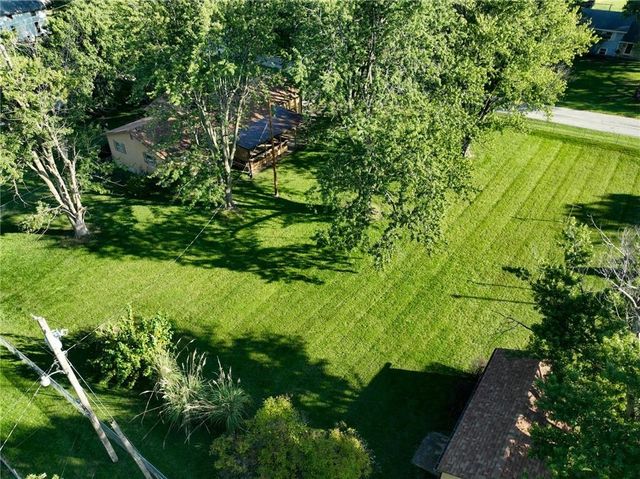 500 N 4th Street, Hiawatha, KS 66434