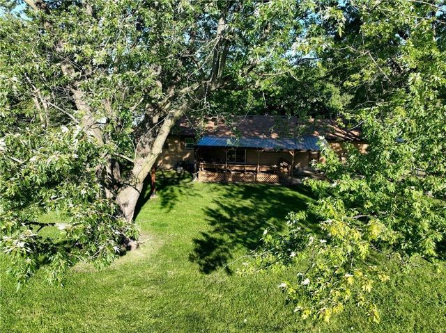 500 N 4th Street, Hiawatha, KS 66434