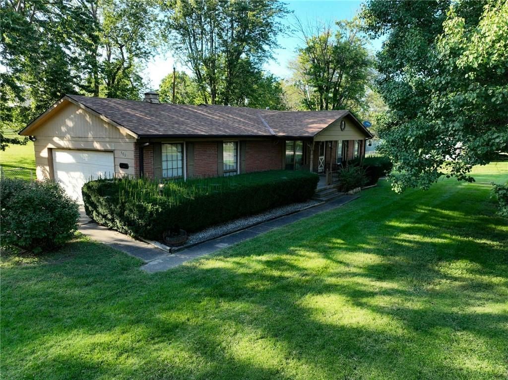 500 N 4th Street, Hiawatha, KS 66434