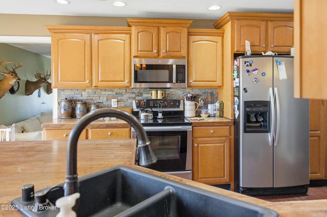 5109 Pebble Beach Ct, Lawrenceburg, KY 40342