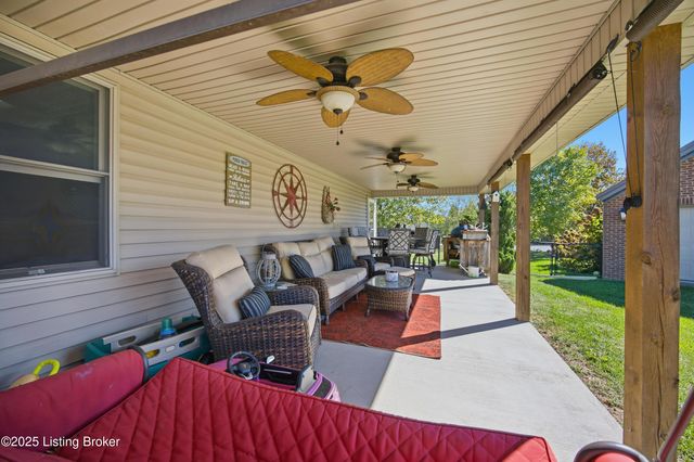 5109 Pebble Beach Ct, Lawrenceburg, KY 40342