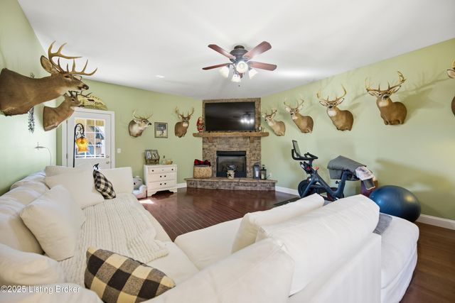 5109 Pebble Beach Ct, Lawrenceburg, KY 40342