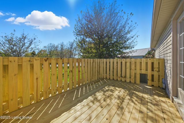 5109 Pebble Beach Ct, Lawrenceburg, KY 40342