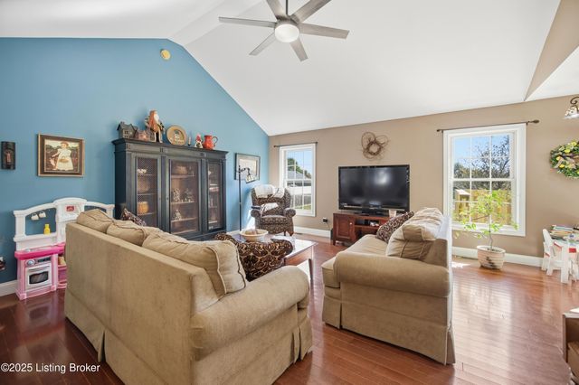 5109 Pebble Beach Ct, Lawrenceburg, KY 40342