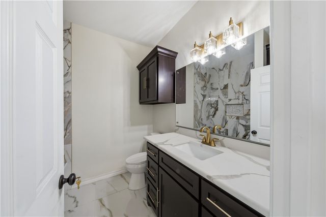 142 S 11th St, Aransas Pass, TX 78336