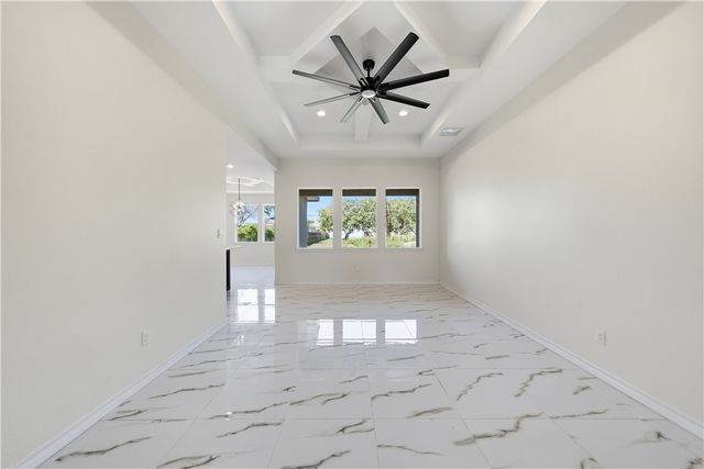 142 S 11th St, Aransas Pass, TX 78336