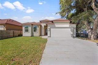 142 S 11th St, Aransas Pass, TX 78336