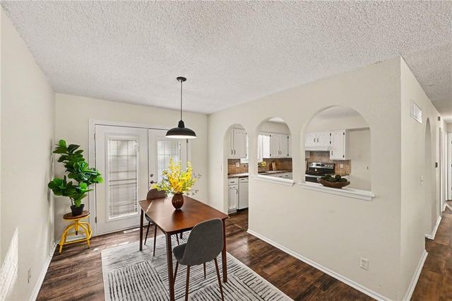 12809 S RAINTREE Drive, Olathe, KS 66062