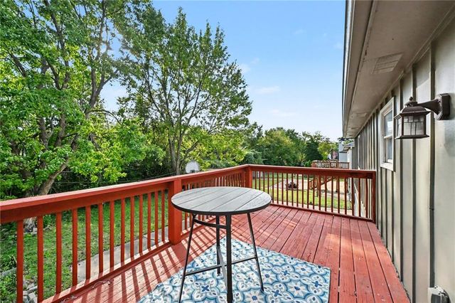 12809 S RAINTREE Drive, Olathe, KS 66062