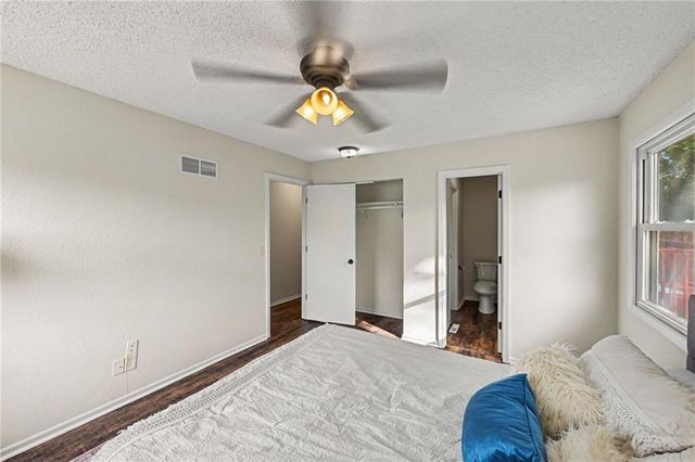 12809 S RAINTREE Drive, Olathe, KS 66062