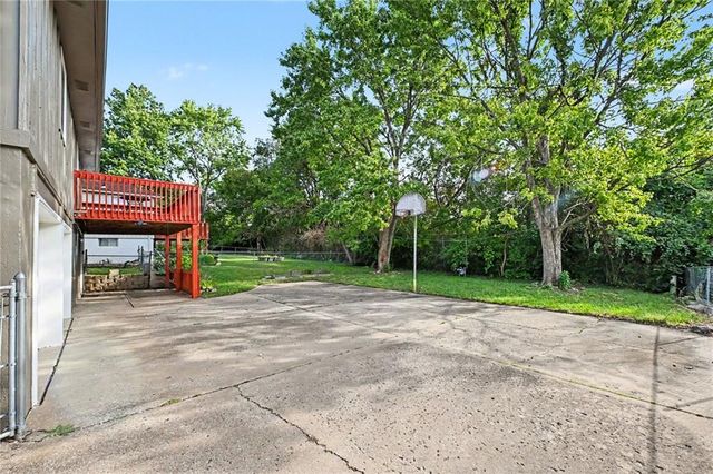 12809 S RAINTREE Drive, Olathe, KS 66062