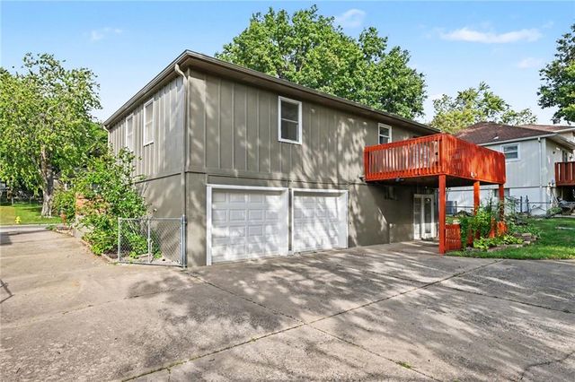 12809 S RAINTREE Drive, Olathe, KS 66062