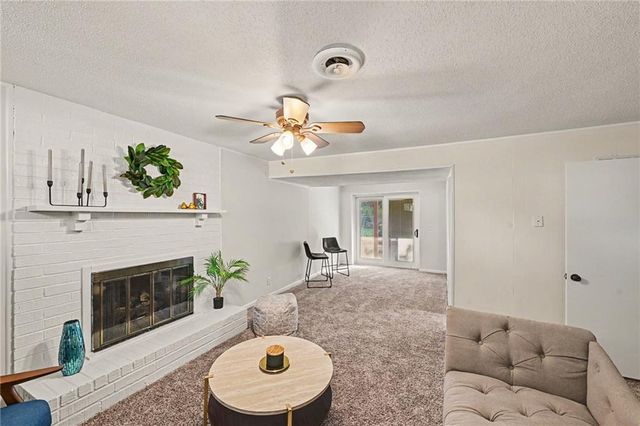 12809 S RAINTREE Drive, Olathe, KS 66062
