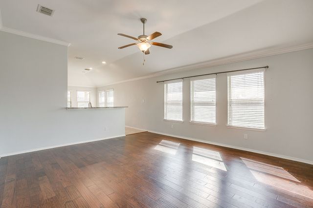 377 Coral Vine Lane, Burleson, TX 76028