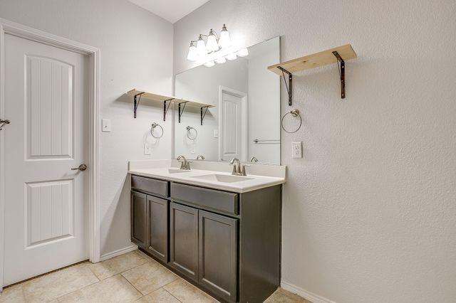 377 Coral Vine Lane, Burleson, TX 76028