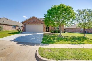 377 Coral Vine Lane, Burleson, TX 76028