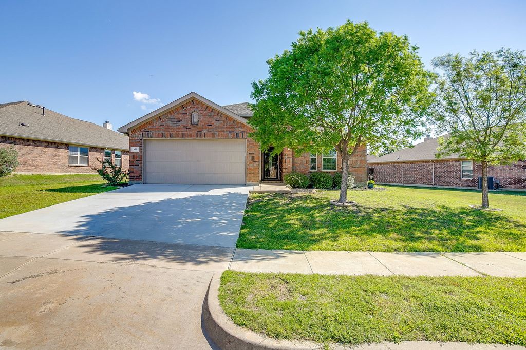 377 Coral Vine Lane, Burleson, TX 76028