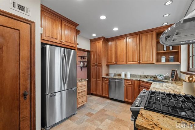 7615 Stanford Avenue, St Louis, MO 63130