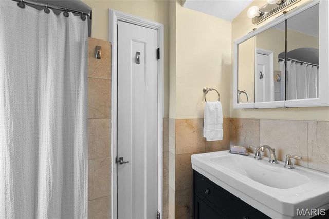 7615 Stanford Avenue, St Louis, MO 63130