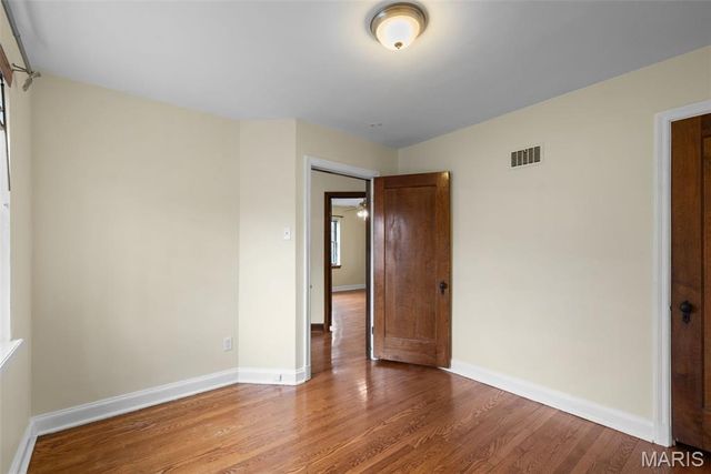 7615 Stanford Avenue, St Louis, MO 63130