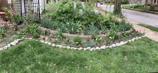 7615 Stanford Avenue, St Louis, MO 63130