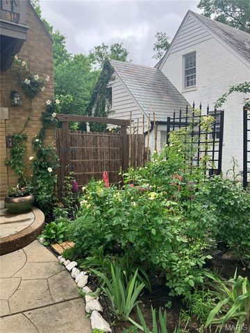 7615 Stanford Avenue, St Louis, MO 63130