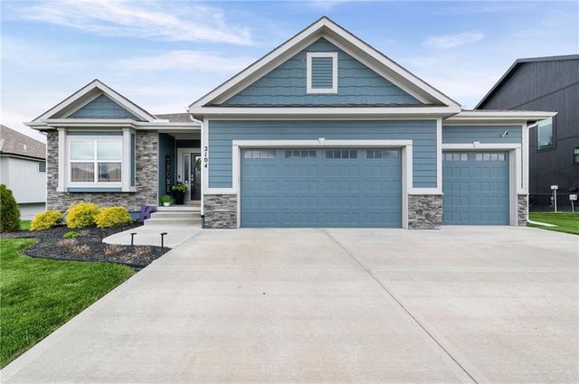 2104 Foxtail Drive, Kearney, MO 64060