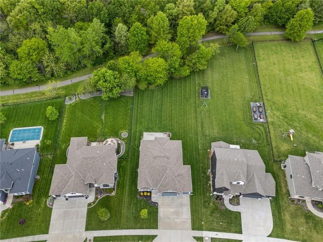 2104 Foxtail Drive, Kearney, MO 64060