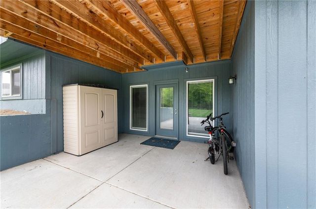 2104 Foxtail Drive, Kearney, MO 64060
