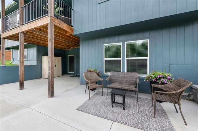 2104 Foxtail Drive, Kearney, MO 64060