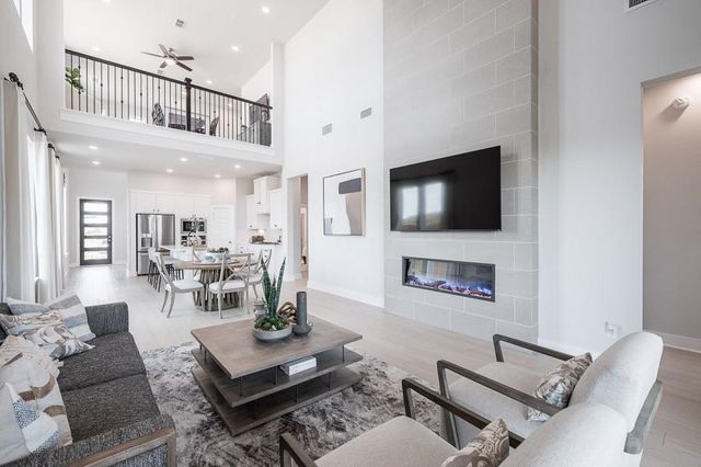 9627 Periwinkle Chase Drive, Richmond, TX 77407