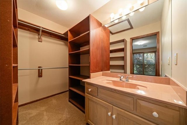 24450 W 61ST Terrace, Shawnee, KS 66226