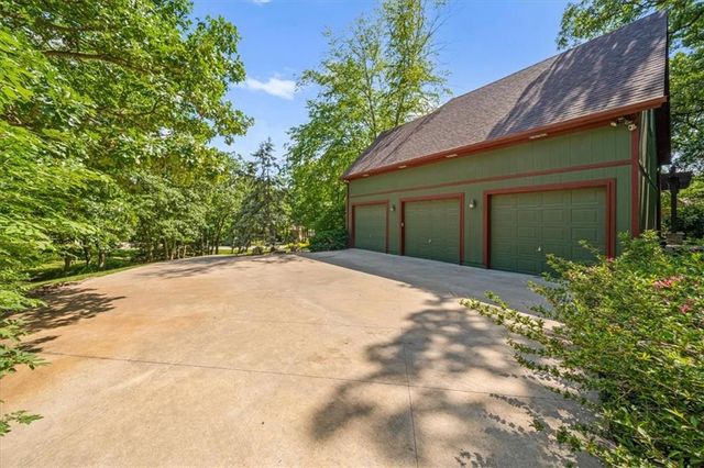 24450 W 61ST Terrace, Shawnee, KS 66226