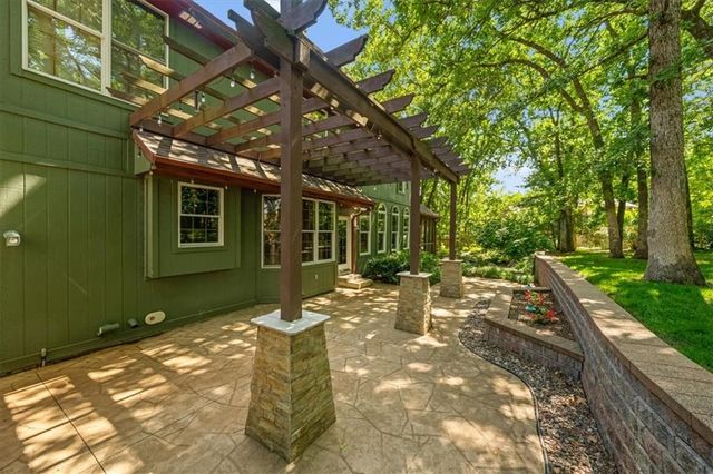 24450 W 61ST Terrace, Shawnee, KS 66226