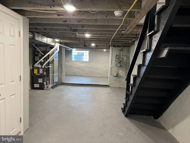 6143 LEBANON AVE, Philadelphia, PA 19151