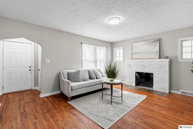 4536 Camden Avenue, Omaha, NE 68104