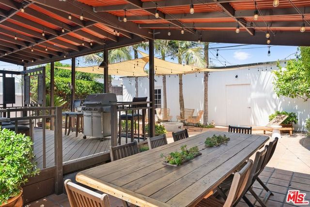 3792 Colonial Avenue, Los Angeles, CA 90066
