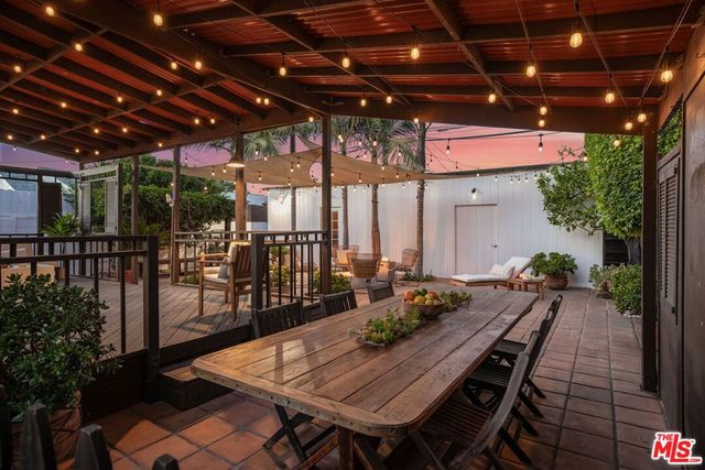 3792 Colonial Avenue, Los Angeles, CA 90066