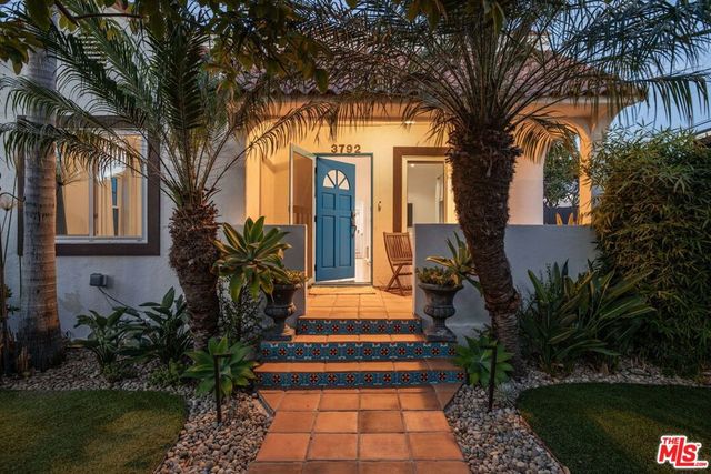 3792 Colonial Avenue, Los Angeles, CA 90066