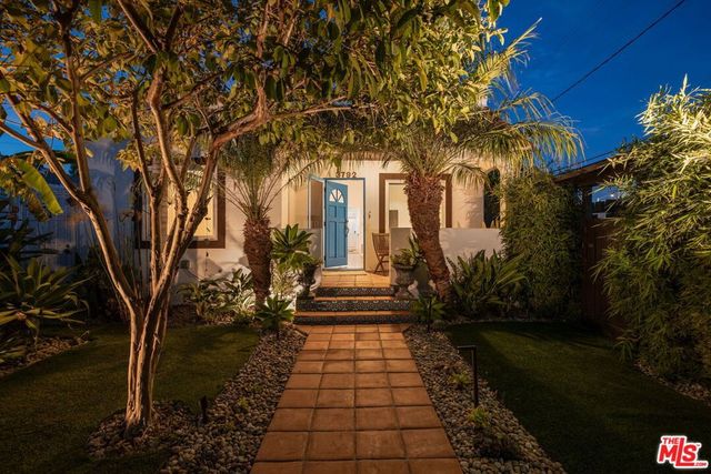 3792 Colonial Avenue, Los Angeles, CA 90066