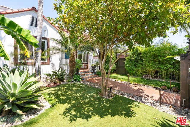 3792 Colonial Avenue, Los Angeles, CA 90066