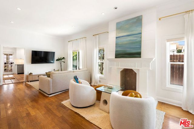 3792 Colonial Avenue, Los Angeles, CA 90066