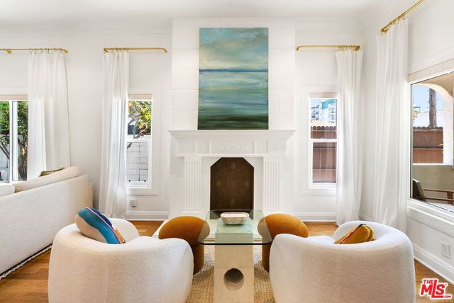 3792 Colonial Avenue, Los Angeles, CA 90066
