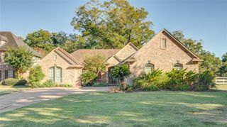 102 River Oaks Drive, Lake Jackson, TX 77566