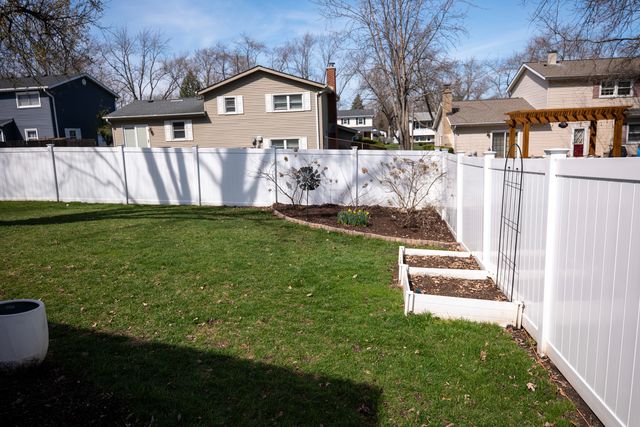 430 71st Street, Darien, IL 60561